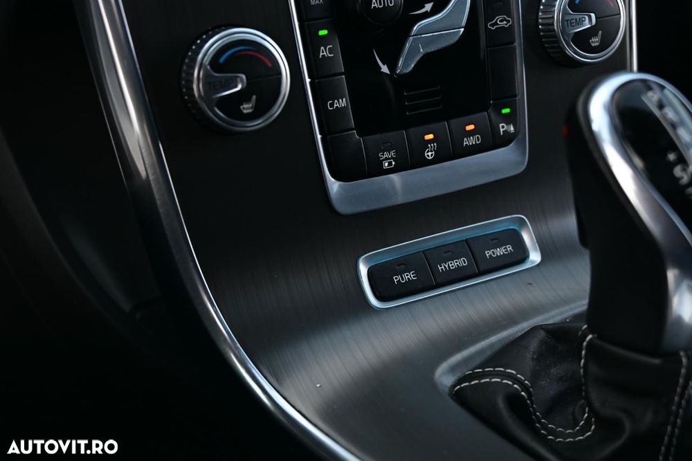 Volvo V60 D6 Plug-In-Hybrid AWD Geartronic Summum - 24