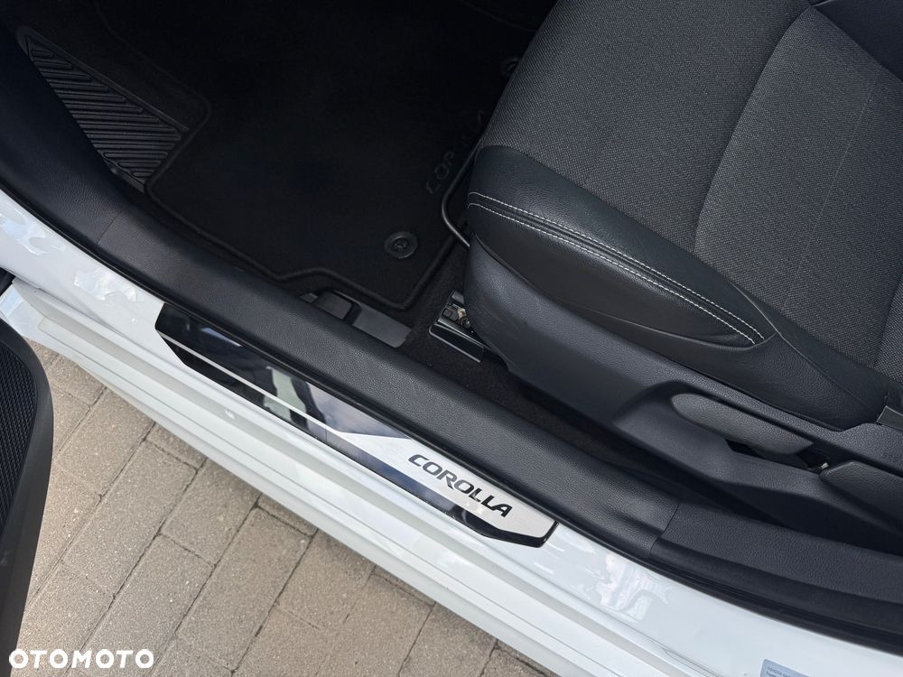 Toyota Corolla 1.8 Hybrid Executive - 14