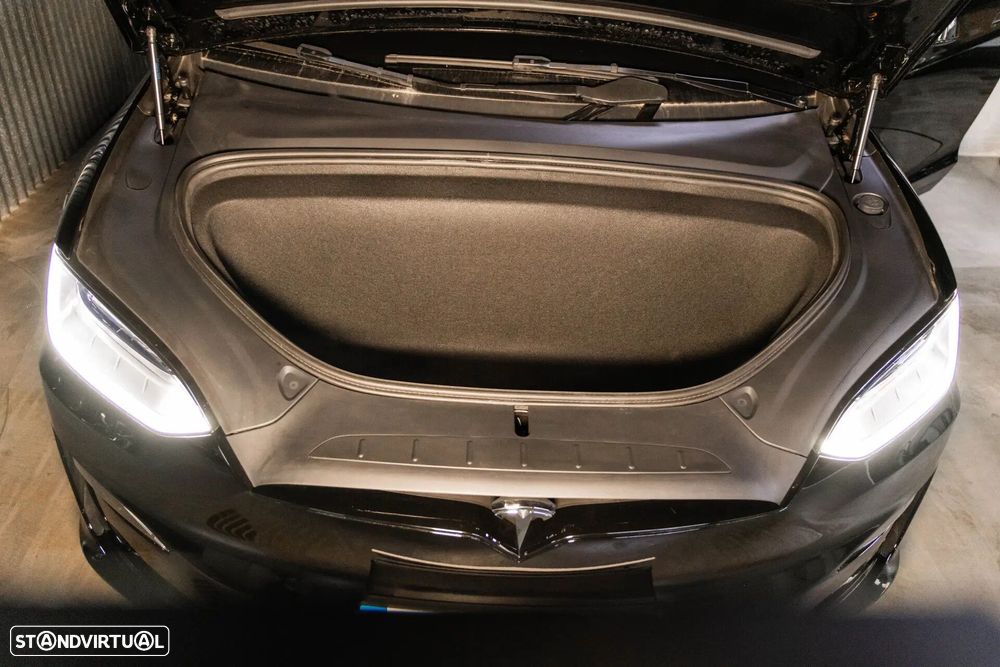 Tesla Model X Long Range AWD - 37