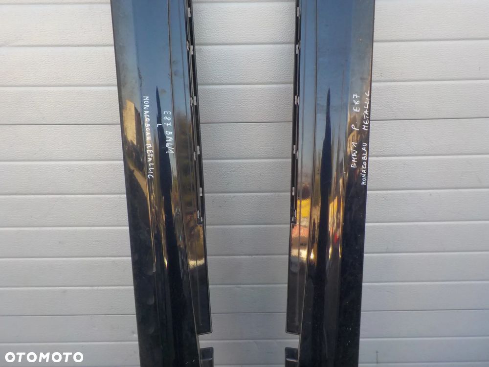 BMW SERIA 1 E87 LISTWA PROGOWA PRAWA I LEWA KOMPLET  KOLOR MONACOBLAU METALLIC - 7