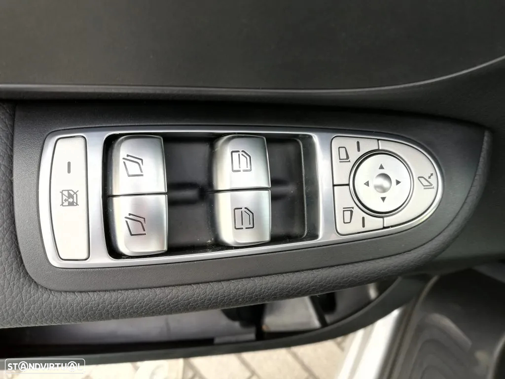 Mercedes-Benz V 220 d Longo Aut. - 25