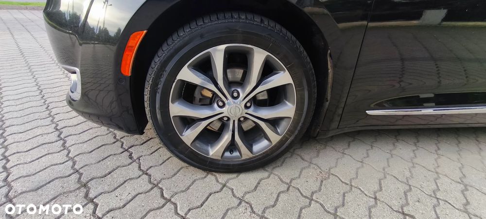 Chrysler Pacifica - 10