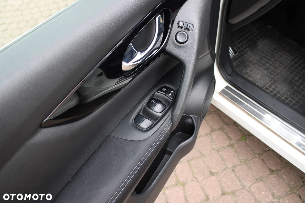 Nissan Qashqai 1.2 DIG-T N-Connecta Xtronic - 13