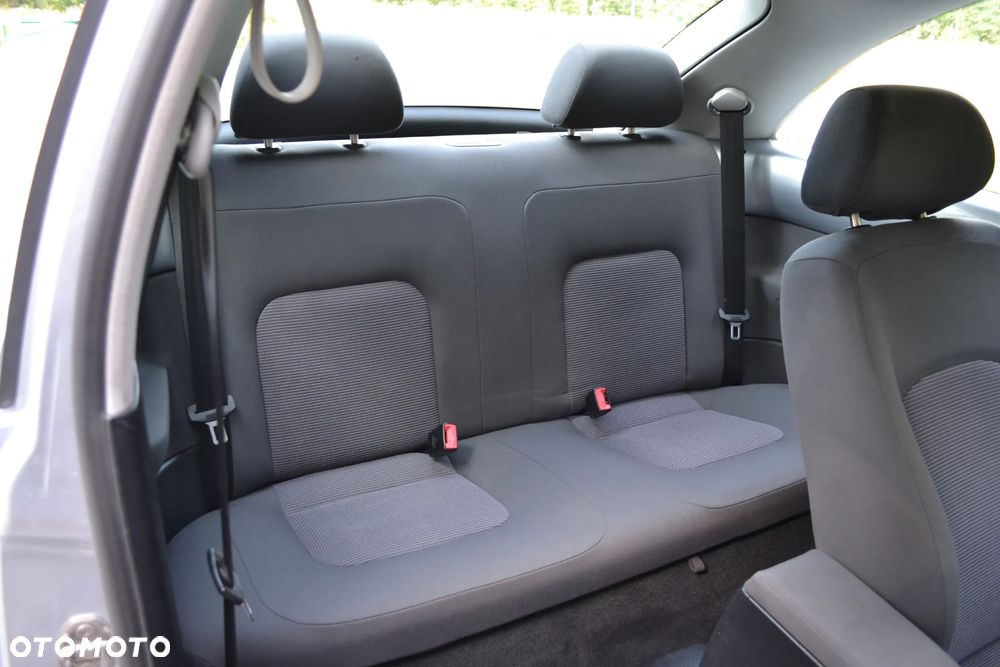 Volkswagen New Beetle - 37