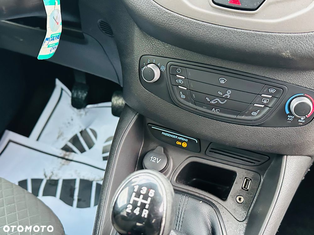 Ford Tourneo Courier 1.0 EcoBoost S&S Ambiente - 10