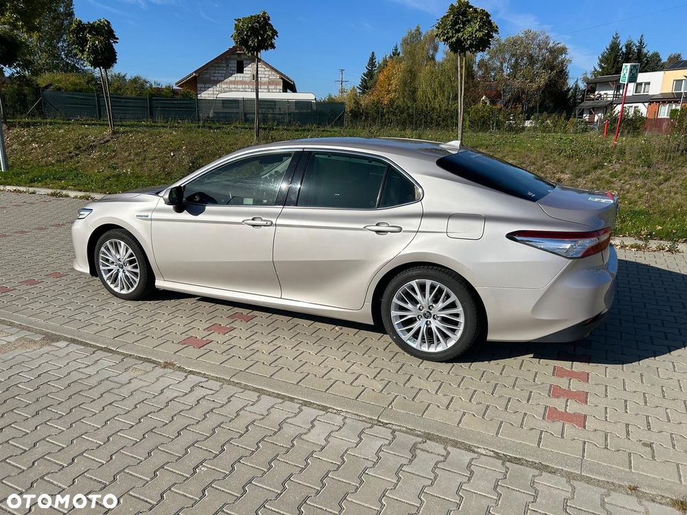 Toyota Camry - 3