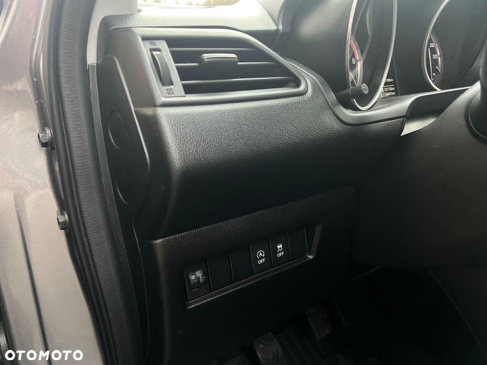 Suzuki Swift 1.2 Dualjet Hybrid Club - 28