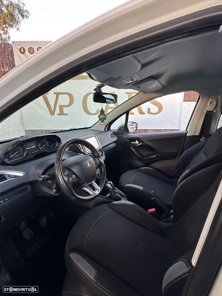 Peugeot 208 PureTech 82 Style - 8