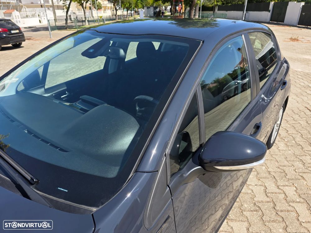 Peugeot 208 1.2 PureTech Signature - 28