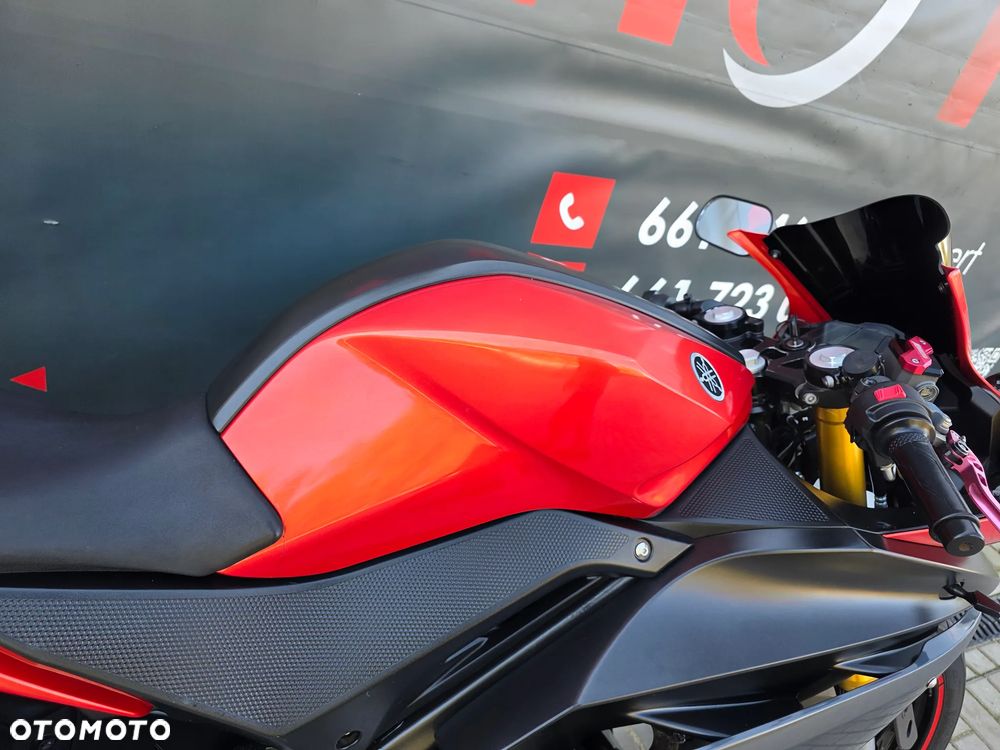 Yamaha YZF - 24