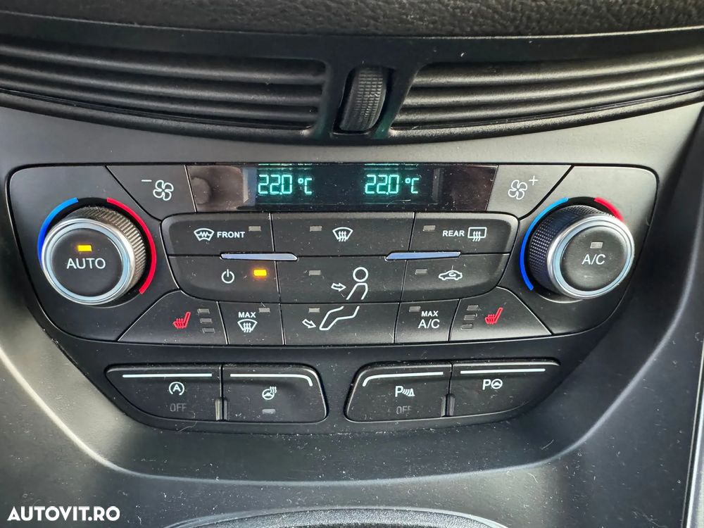 Ford Kuga 1.5 EcoBoost 2x4 Black & Silver - 35