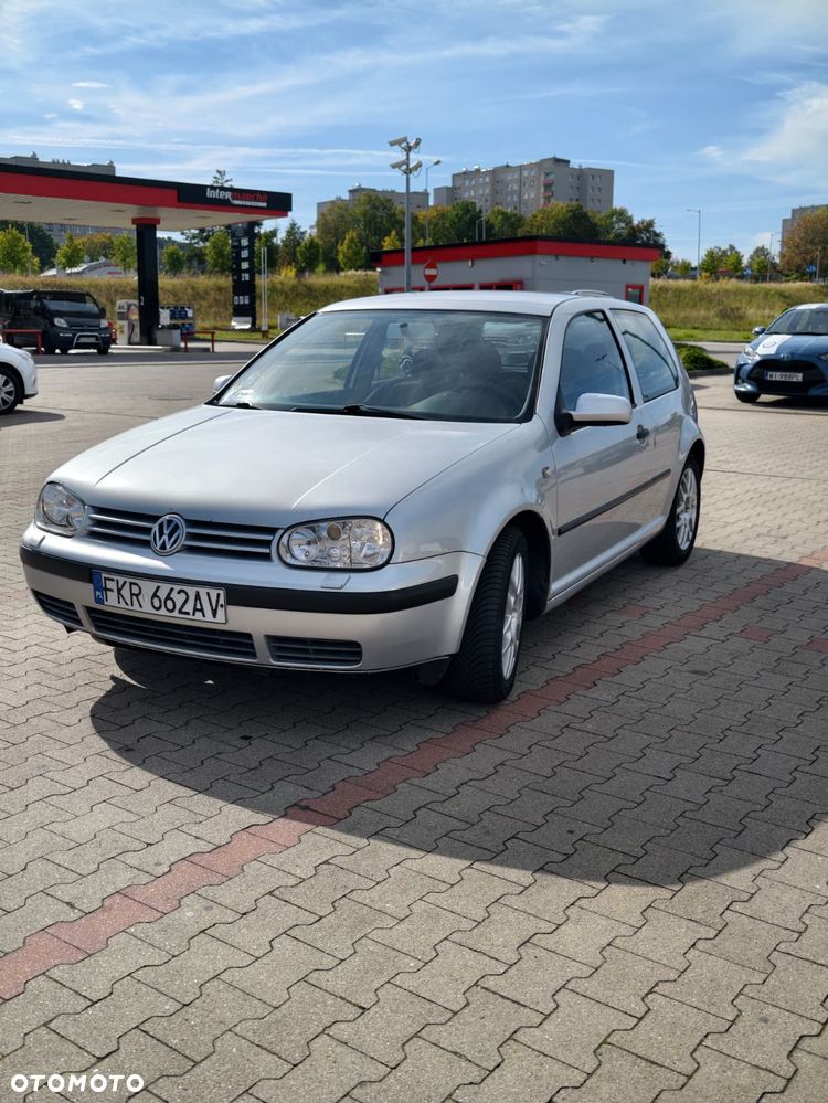 Volkswagen Golf - 1