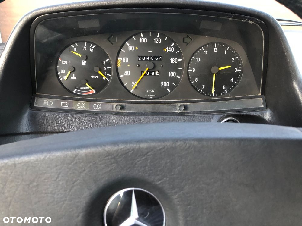 Mercedes-Benz W123 - 8