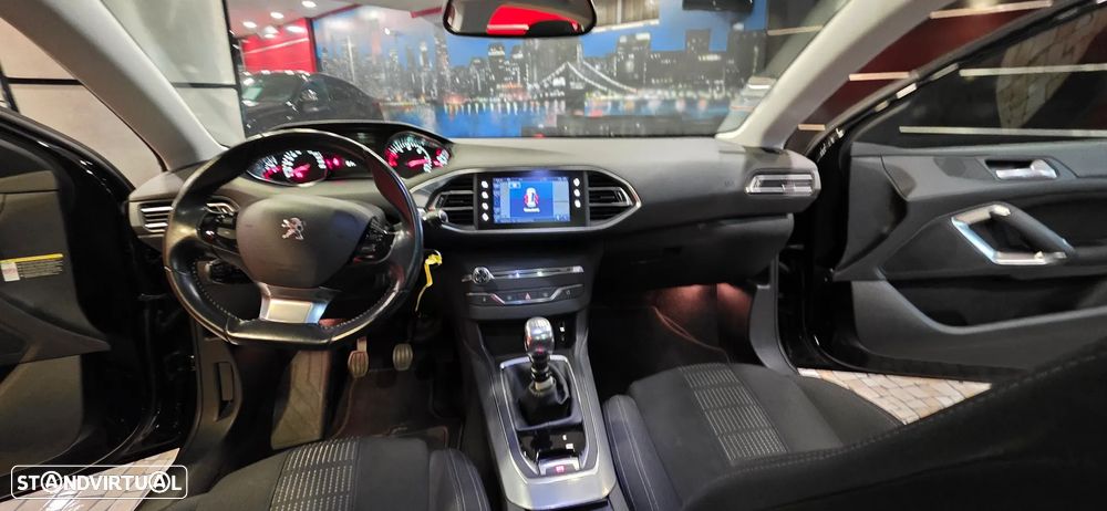 Peugeot 308 1.6 BlueHDi Allure J17 - 23