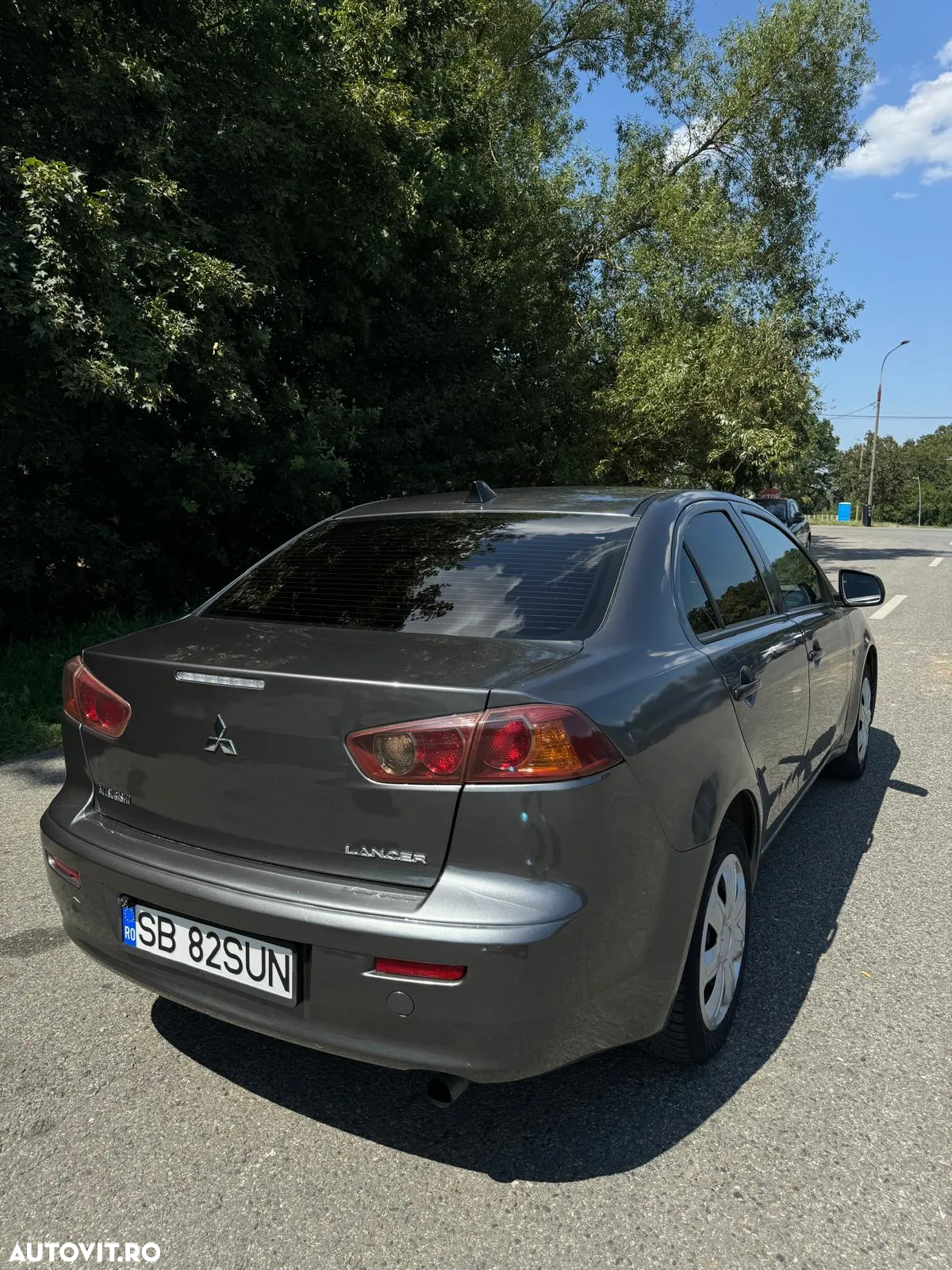Mitsubishi Lancer - 2