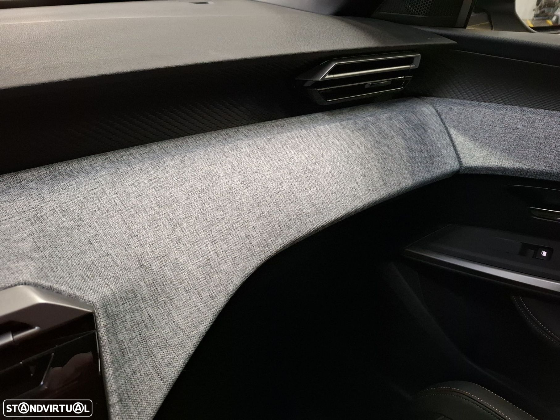 Peugeot 3008 1.2 Hybrid Allure e-DCS6 - 14