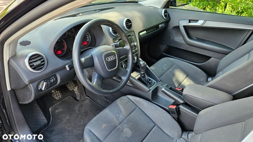 Audi A3 Sportback 2.0 TDI DPF Ambiente - 22