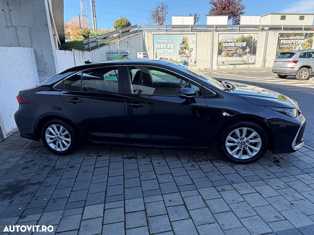 Toyota Corolla 1.8 Business Edition - 12