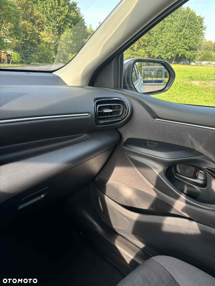 Toyota Yaris 1.5 Style CVT - 21