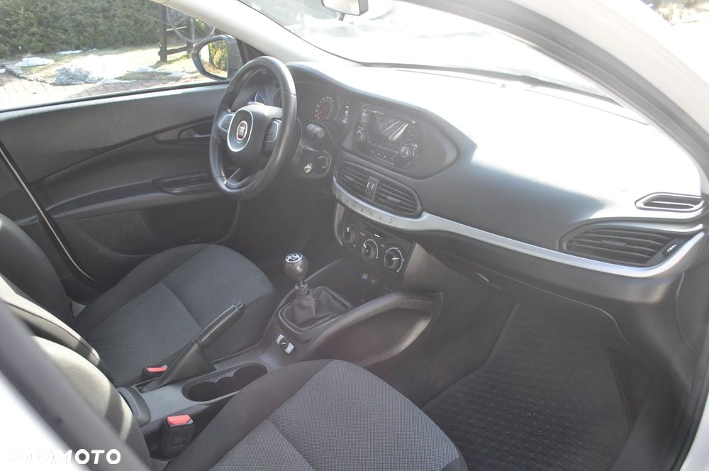 Fiat Tipo 1.4 16V Easy EU6d - 9