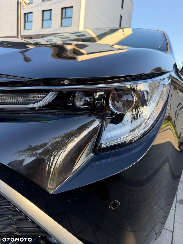 Toyota Corolla 2.0 Hybrid Executive - 24