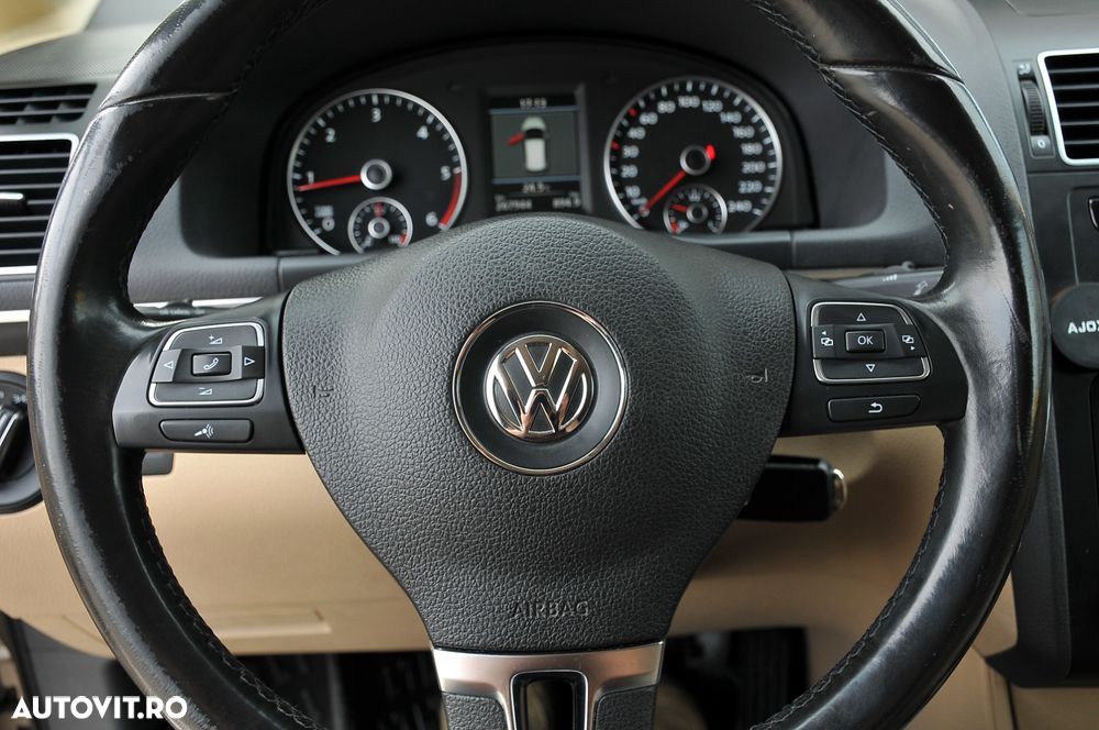 Volkswagen Touran - 21