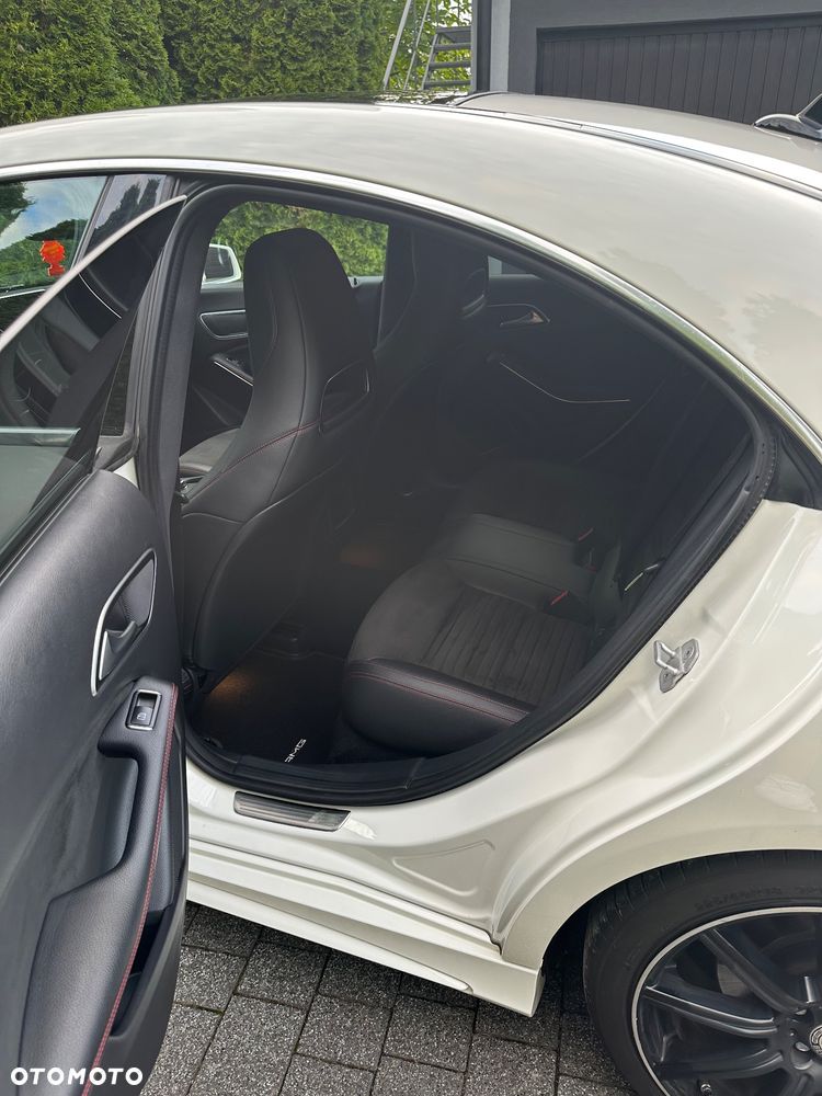 Mercedes-Benz CLA 200 7G-DCT - 14