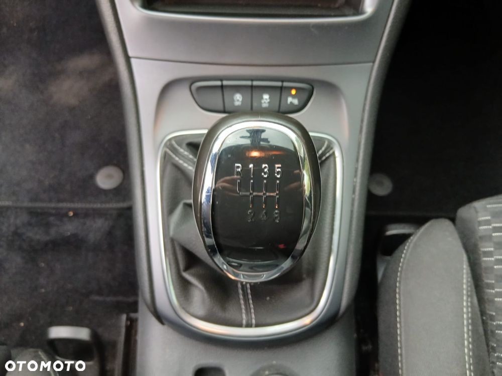 Opel Astra 1.4 Turbo Edition - 28