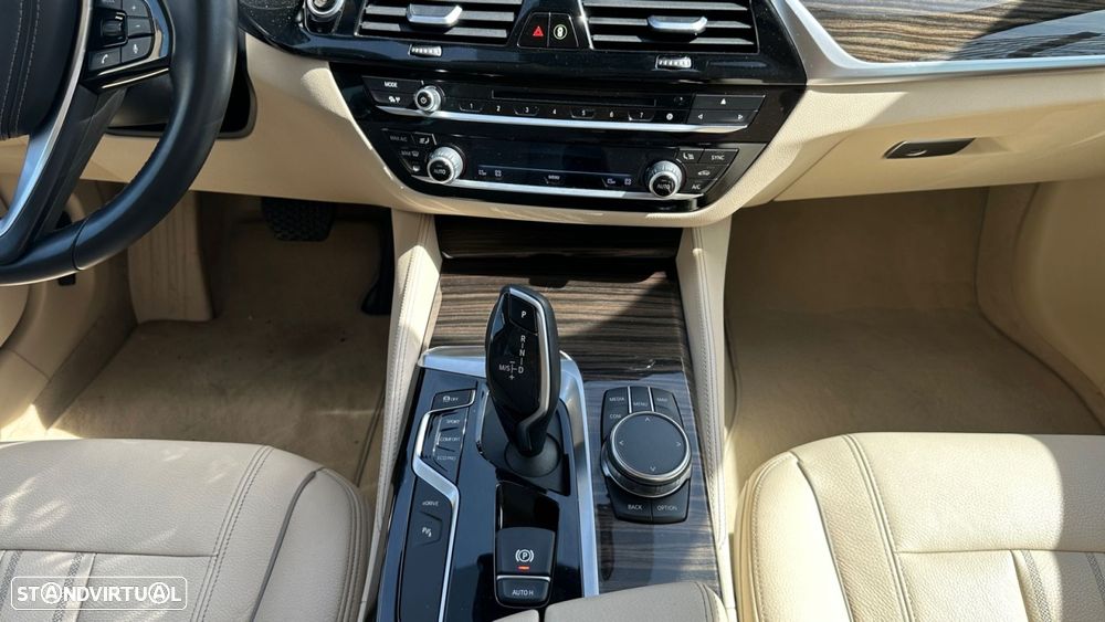 BMW 530 e iPerformance Line Luxury - 13