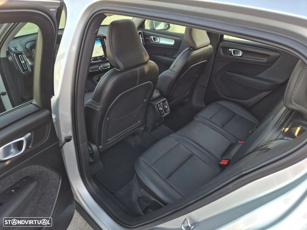 Volvo XC 40 2.0 D4 Momentum Plus AWD - 50