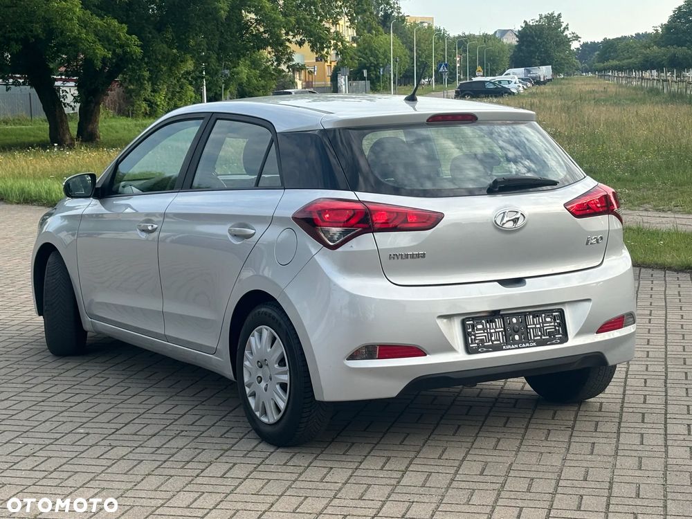 Hyundai i20 blue 1.2 Classic - 9