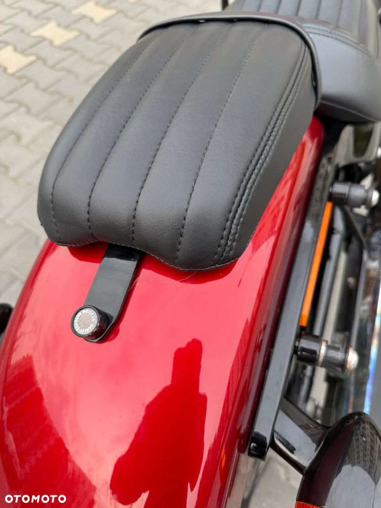 Harley-Davidson Softail Street Bob - 18