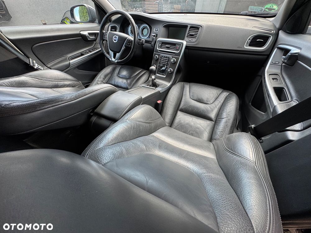Volvo V60 D3 Momentum - 19