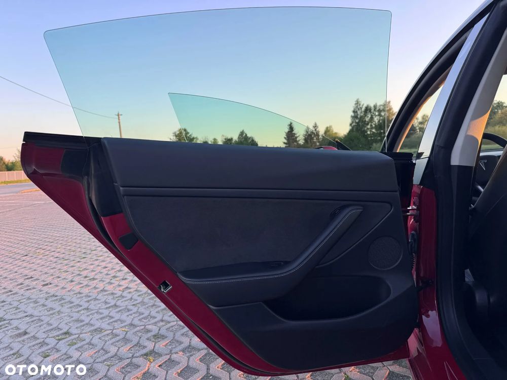 Tesla Model 3 Performance AWD - 25
