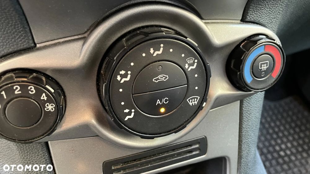 Ford Fiesta 1.25 Ambiente - 11