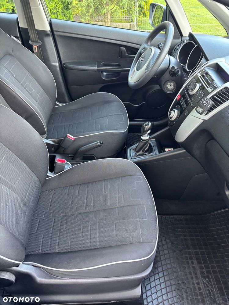 Kia Venga 1.4 L - 8