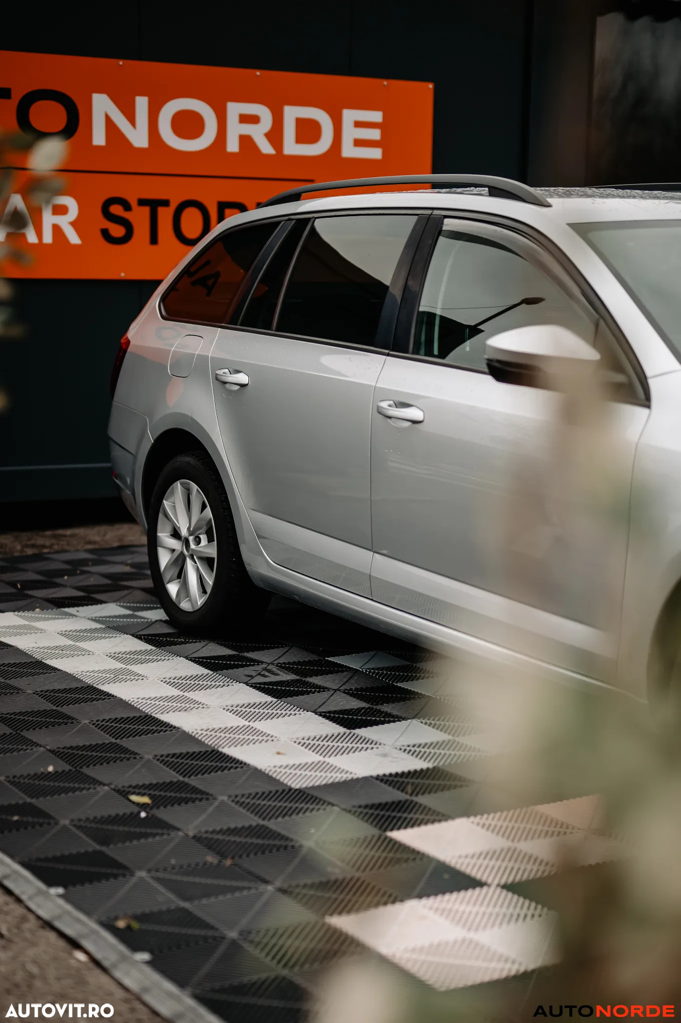 Skoda Octavia Combi Diesel 2.0 TDI DSG Style - 6