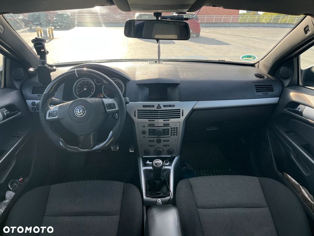 Opel Astra 2.0 T Cosmo - 13