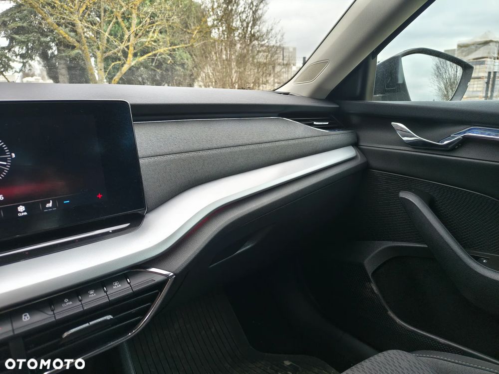 Skoda Octavia 1.5 TSI ACT Active - 10