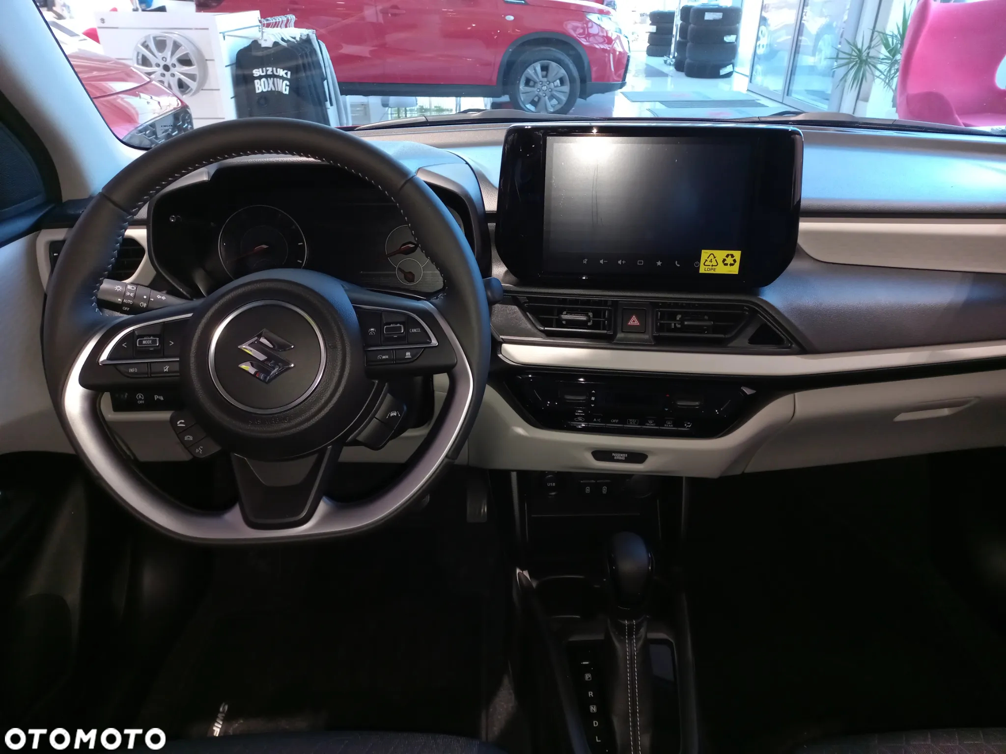 Suzuki Swift 1.2 Dualjet SHVS Premium Plus CVT - 11