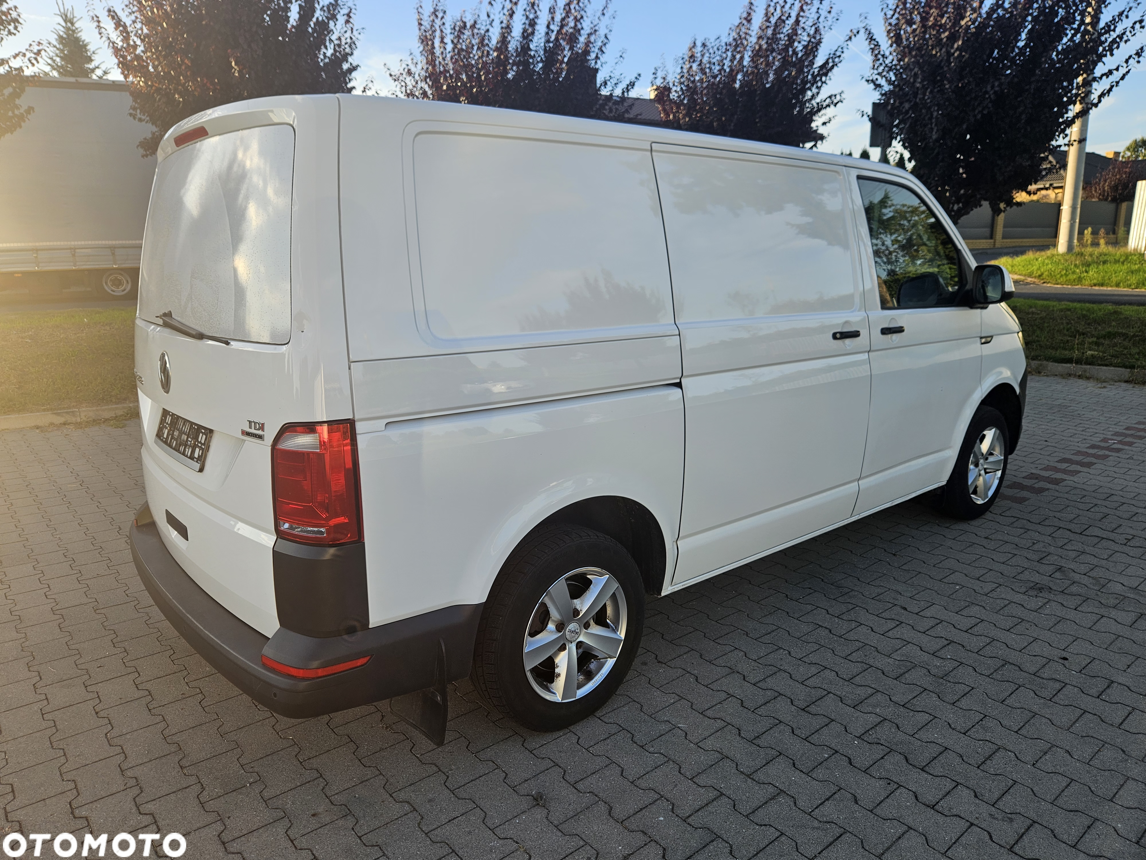 Volkswagen Transporter - 12
