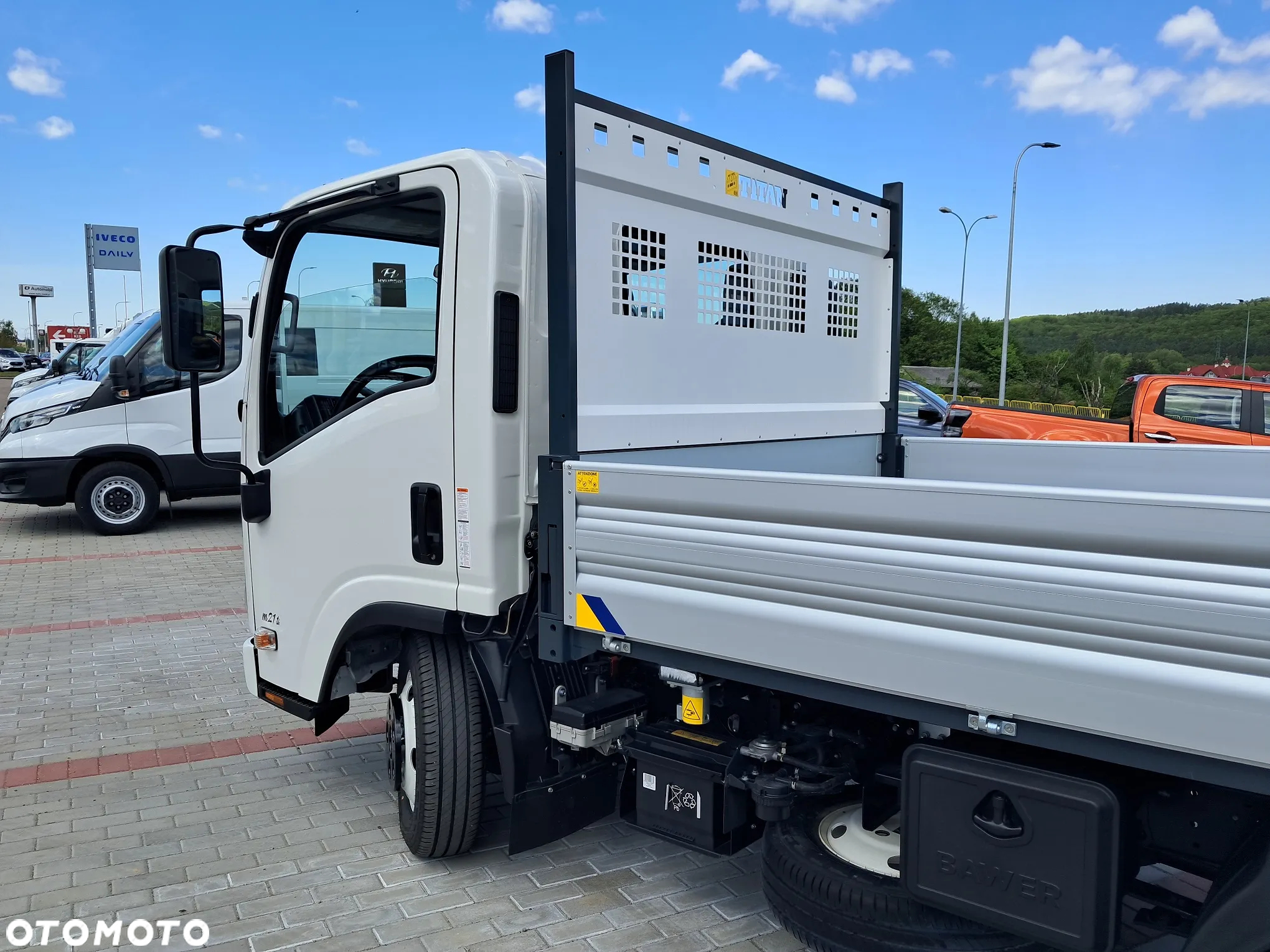 Isuzu M27 - 11