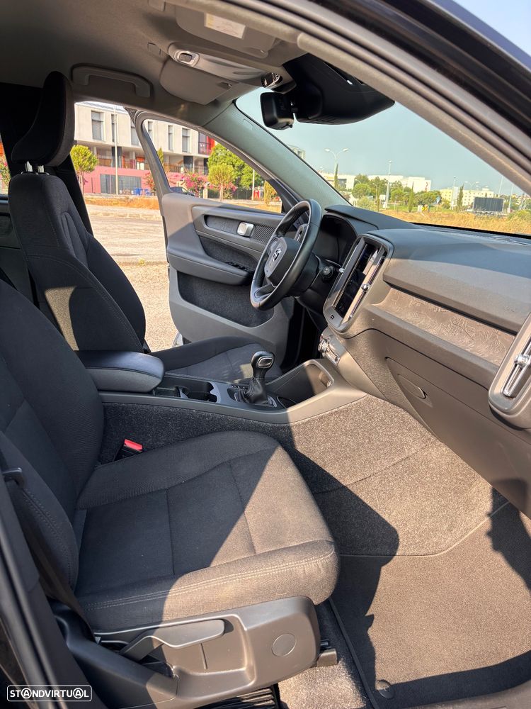 Volvo XC 40 1.5 T2 Momentum Core - 25