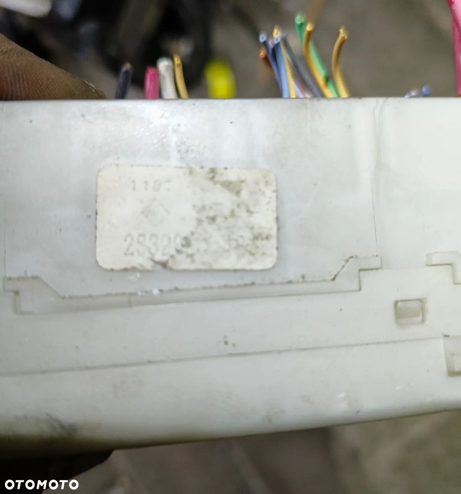 Moduł UCH BSI skrzynka bezpieczników Renault Modus Clio III - 9