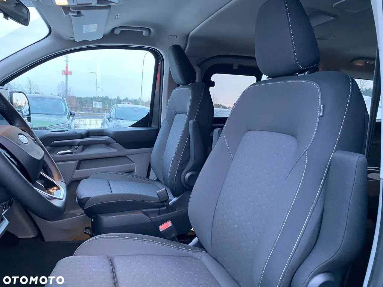 Ford Tourneo Custom 2.0 EcoBlue 320 L2 Titanium - 9