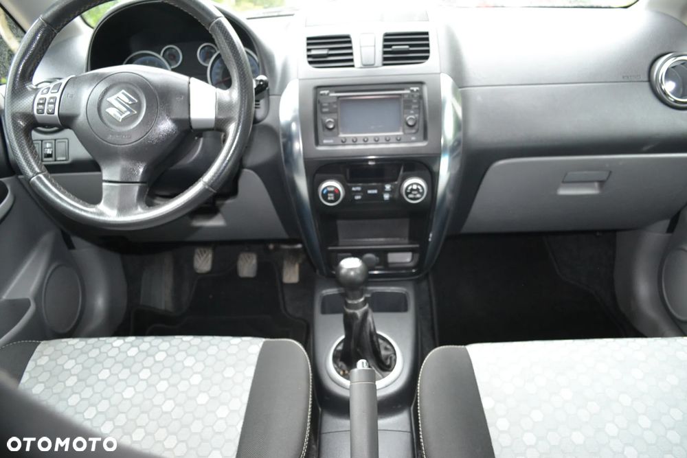 Suzuki SX4 1.6 Premium 4WD - 8