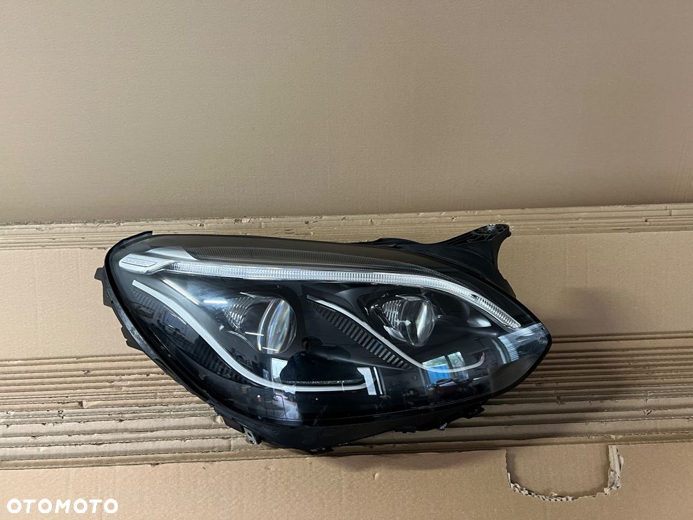 Mercedes-Benz SLC R172 Lampa przednia A1729063001 - 1