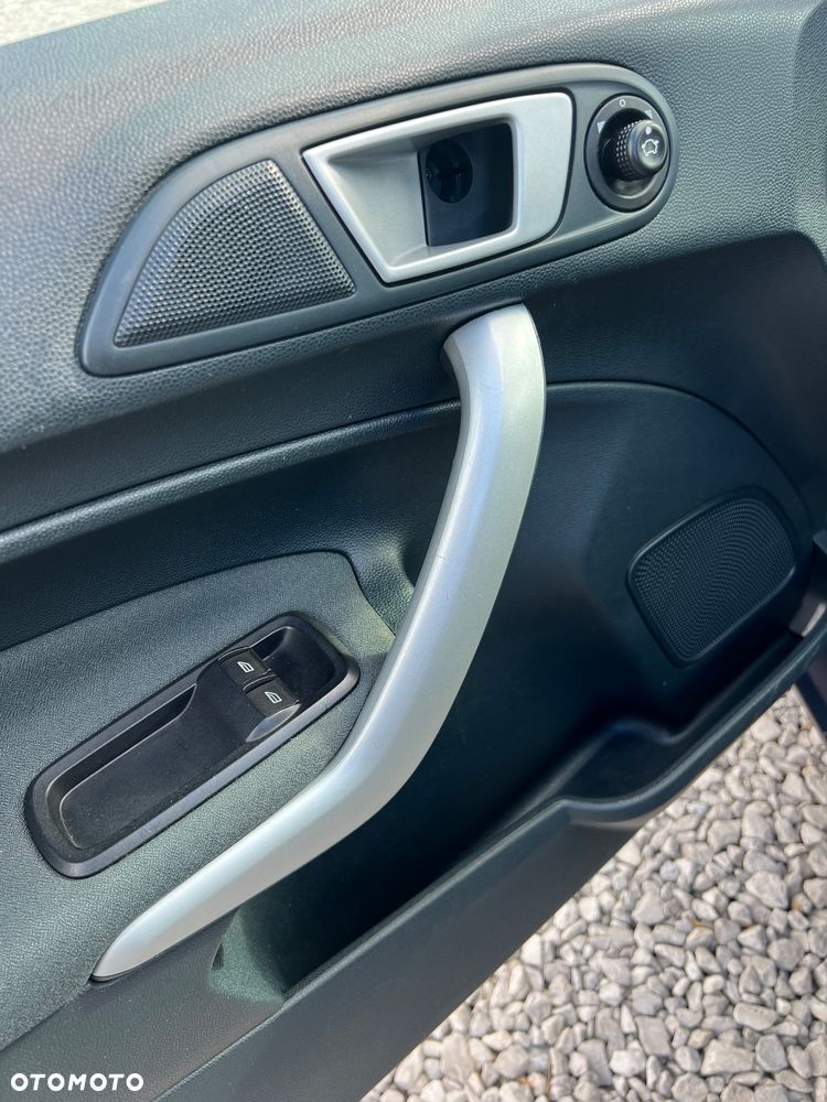 Ford Fiesta 1.25 Ambiente - 14