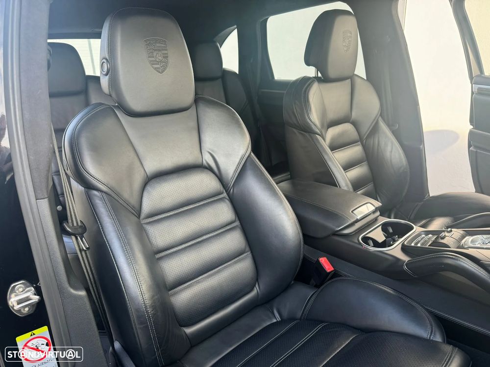 Porsche Cayenne Turbo - 19