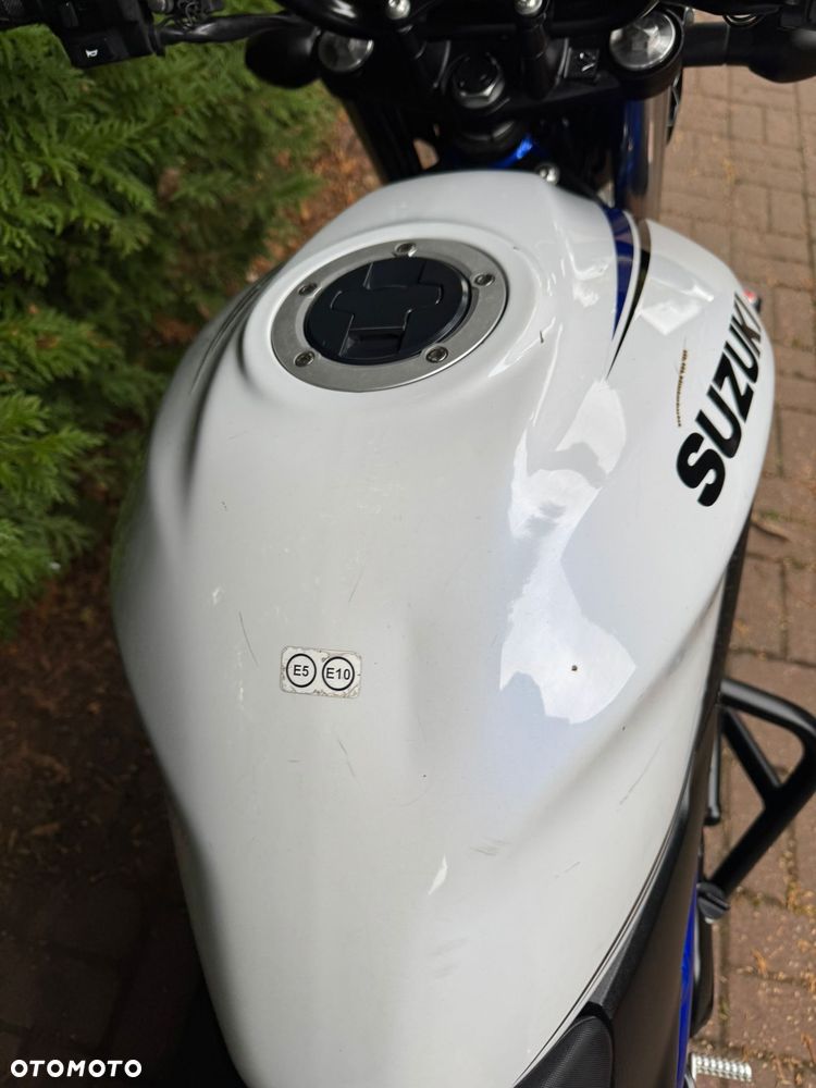 Suzuki SV - 18